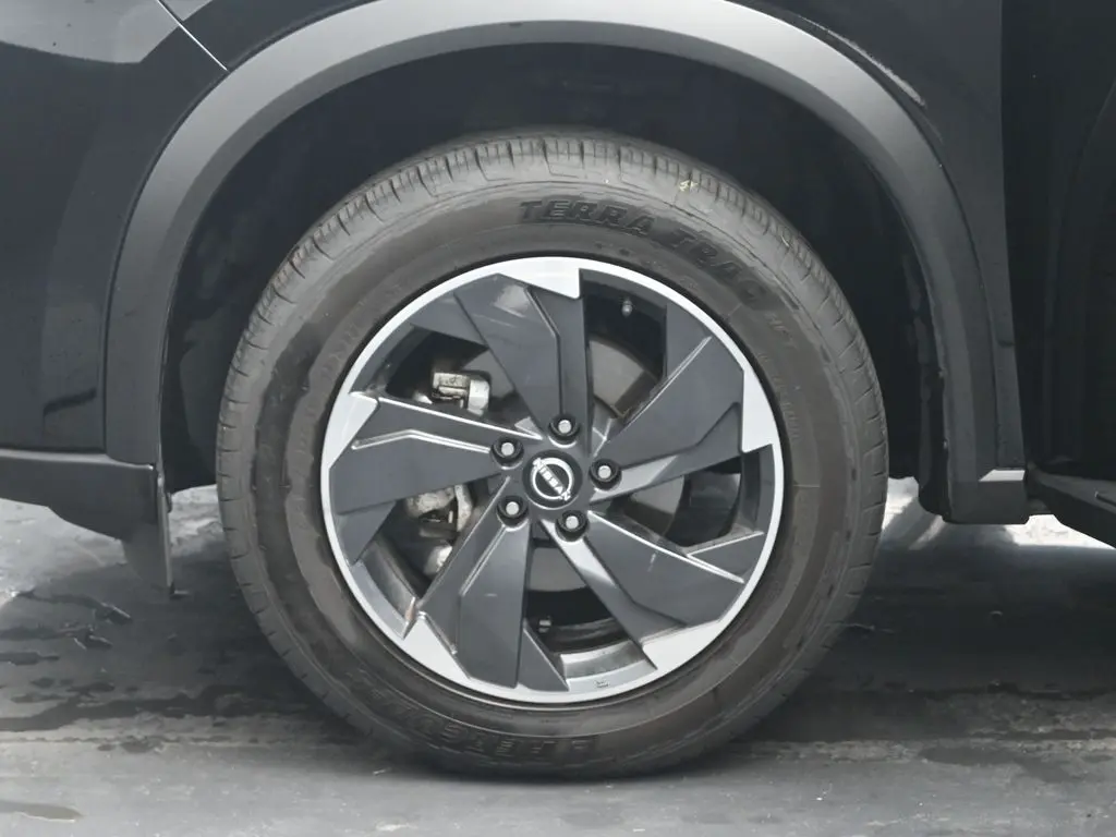2024 Nissan Rogue SV AWD photo 23