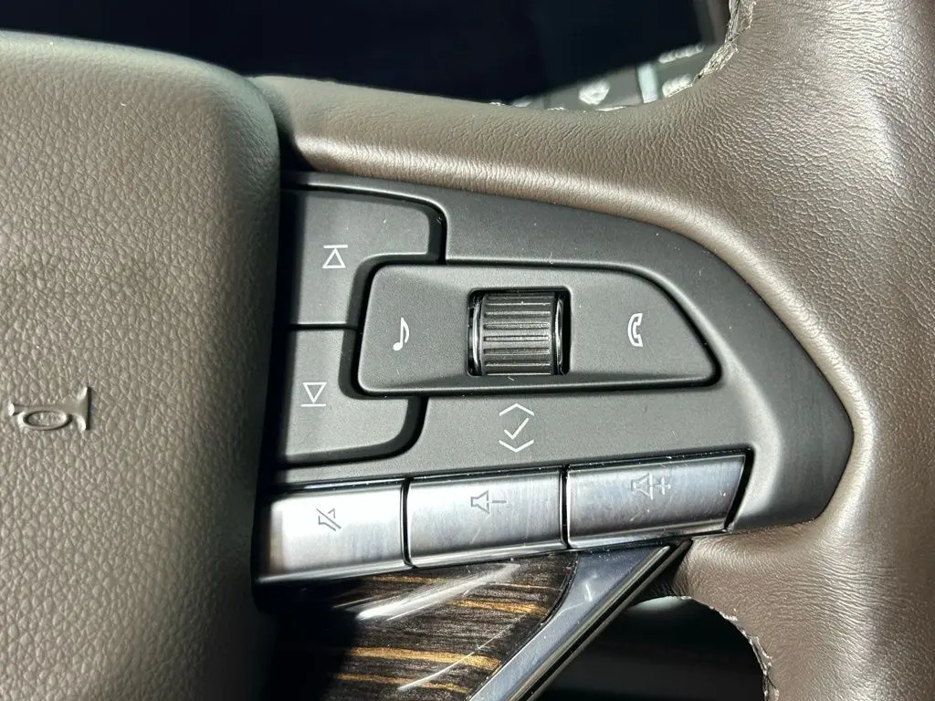 2022 Cadillac Escalade Premium Luxury photo 32