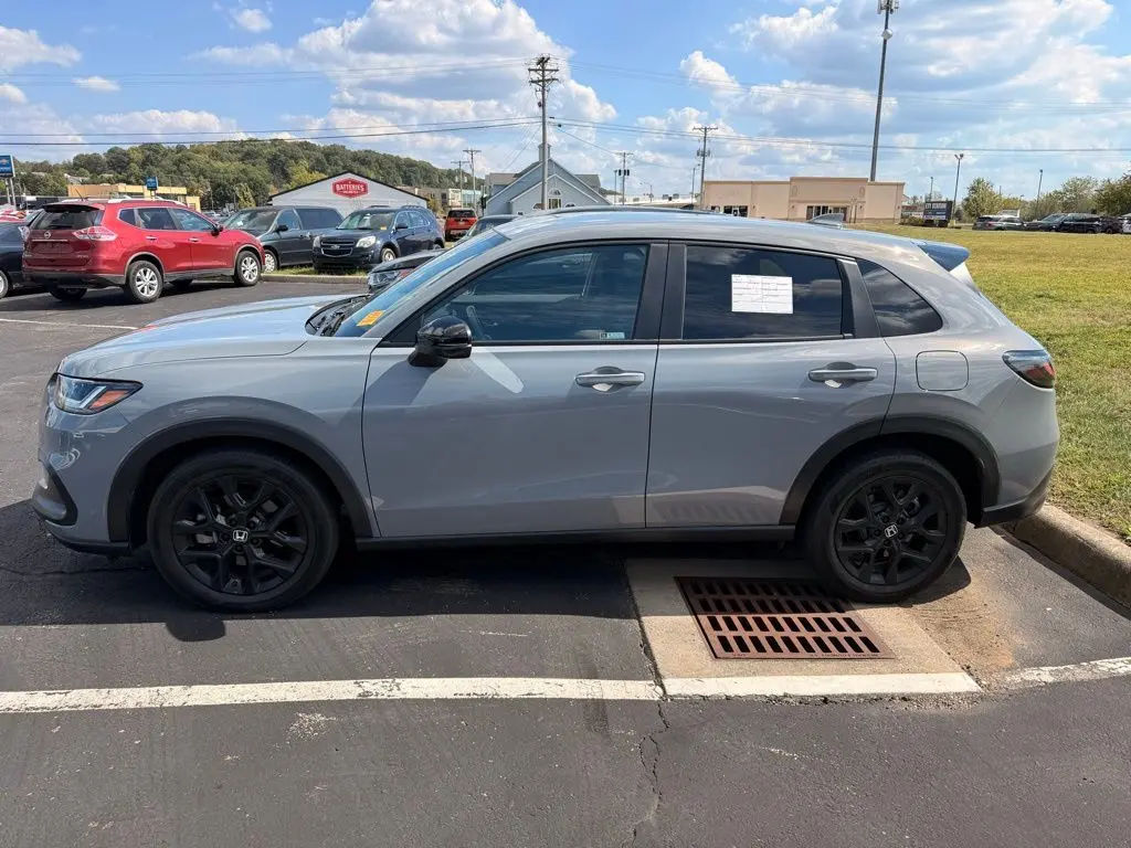 2023 Honda HR-V Sport photo 2