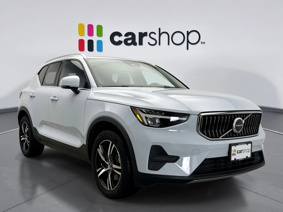 2025 Volvo - image 7