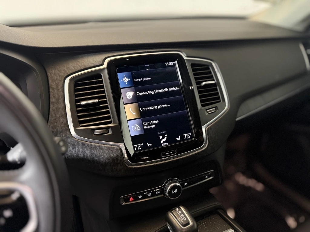 2020 Volvo - image 20