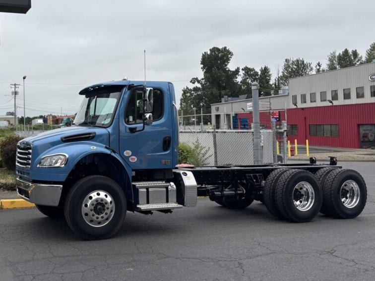2025 FREIGHTLINER M2 106