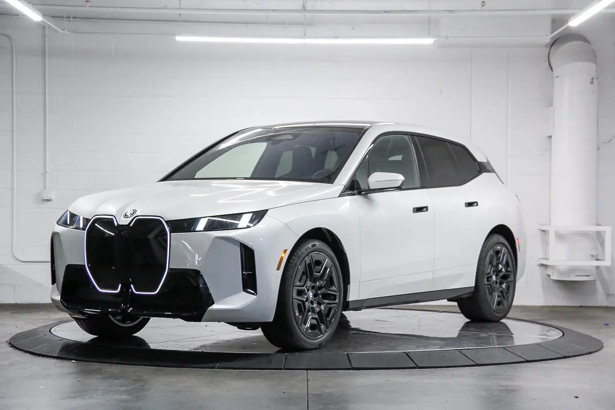 2026 Bmw iX photo 3