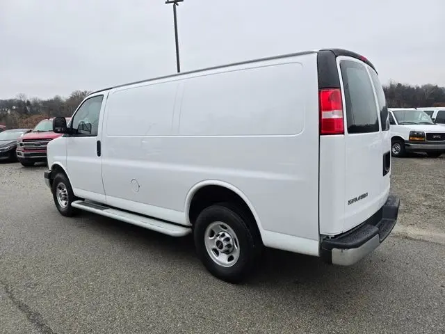 2024 Gmc Savana 2500 Cargo photo 3
