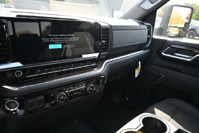 2026 Chevrolet Silverado 3500HD LT - Photo 18