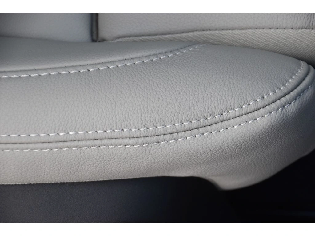 2026 Volvo - image 33