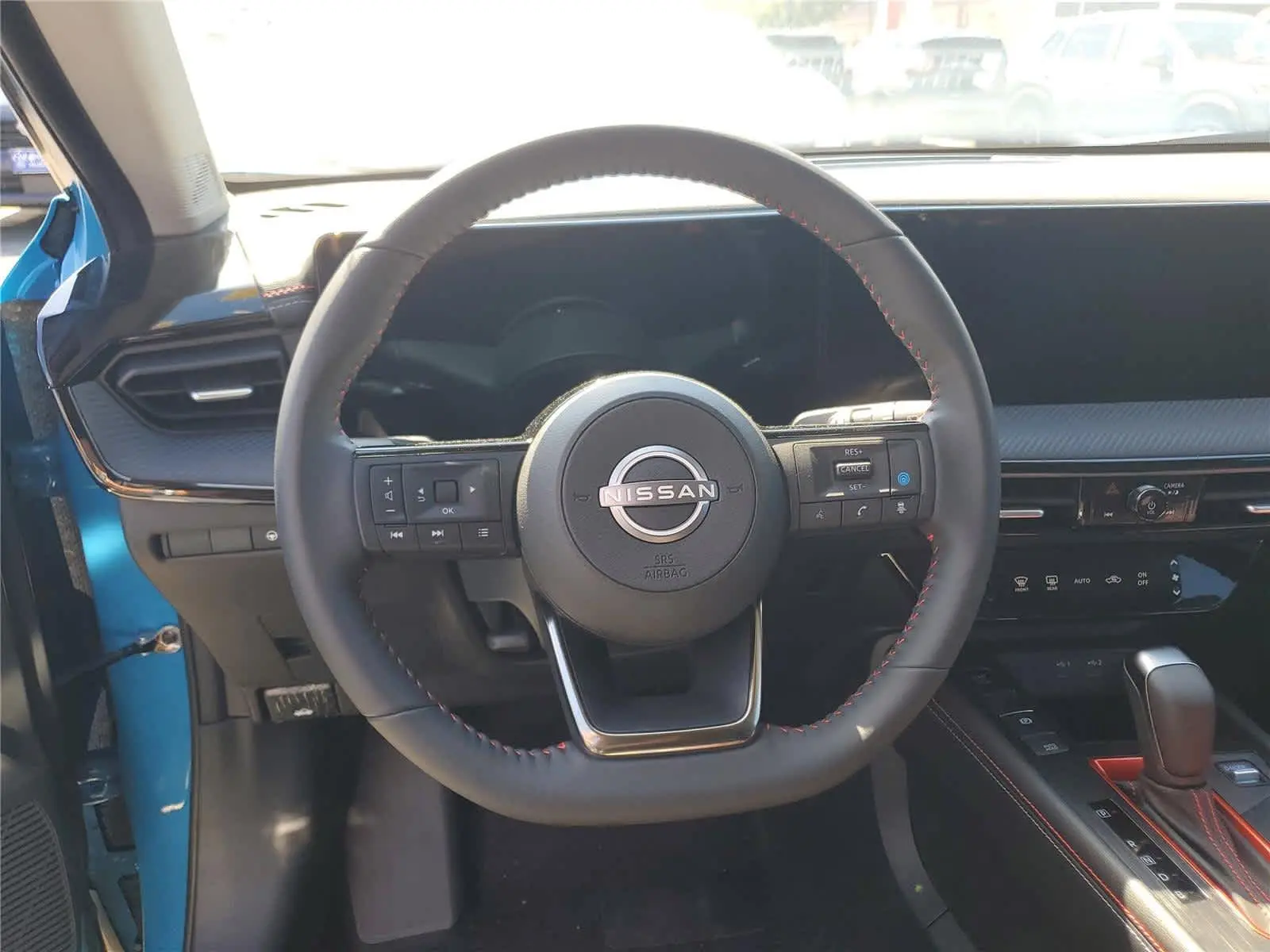2025 Nissan Kicks SR photo 8