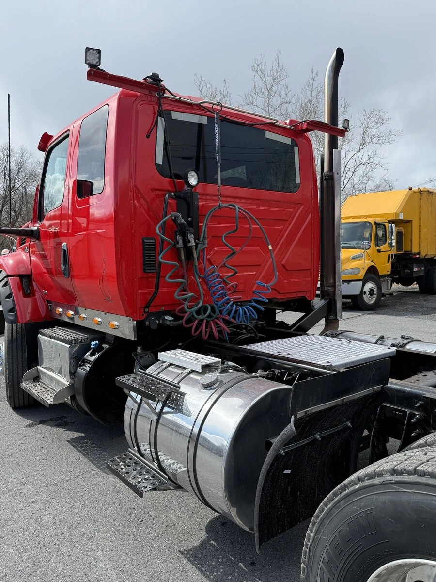 2020 International HV - image 9