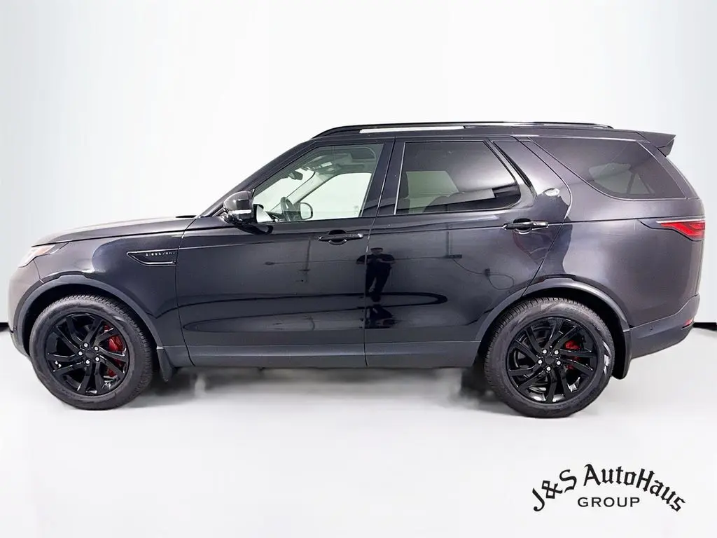 2023 Land Rover Discovery S photo 2