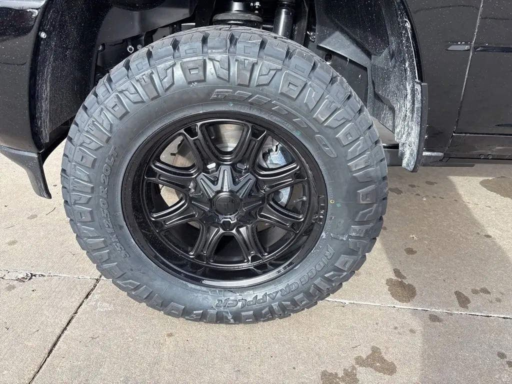 2025 Ram 2500 Laramie photo 9