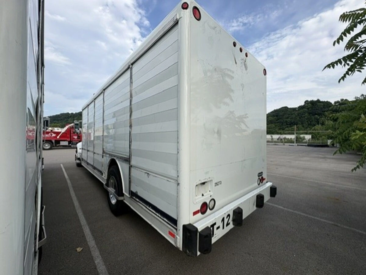 2019 Peterbilt 337 in Erie, PA — photo 5