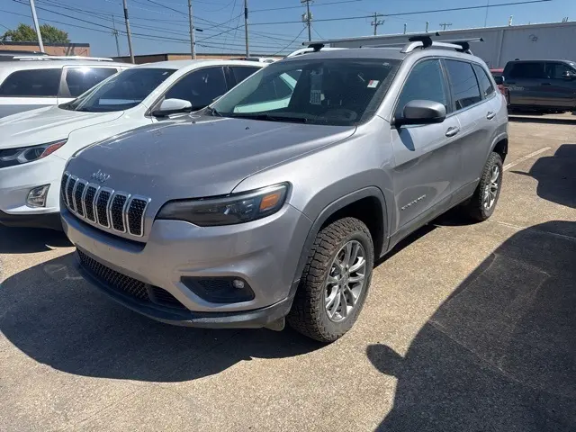 2019 Jeep Cherokee Latitude photo 2