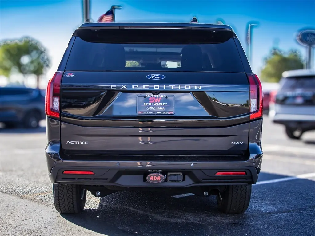 2025 Ford Expedition MAX photo 6