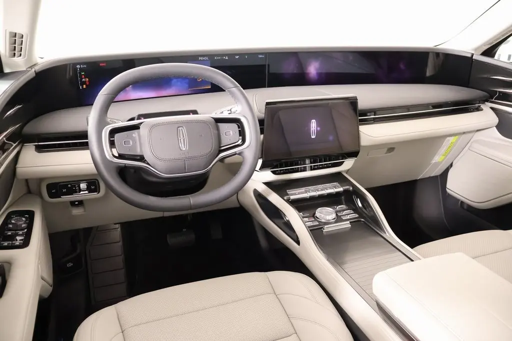 2026 Lincoln Nautilus Premiere photo 2