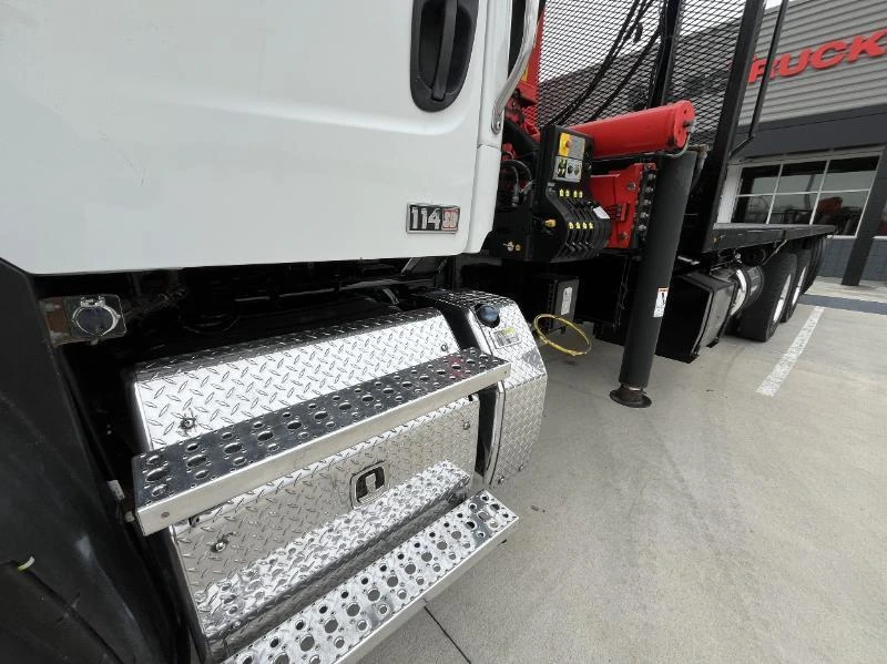 2018 Freightliner 114SD - image 14