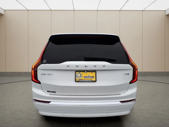 2026 Volvo - image 8