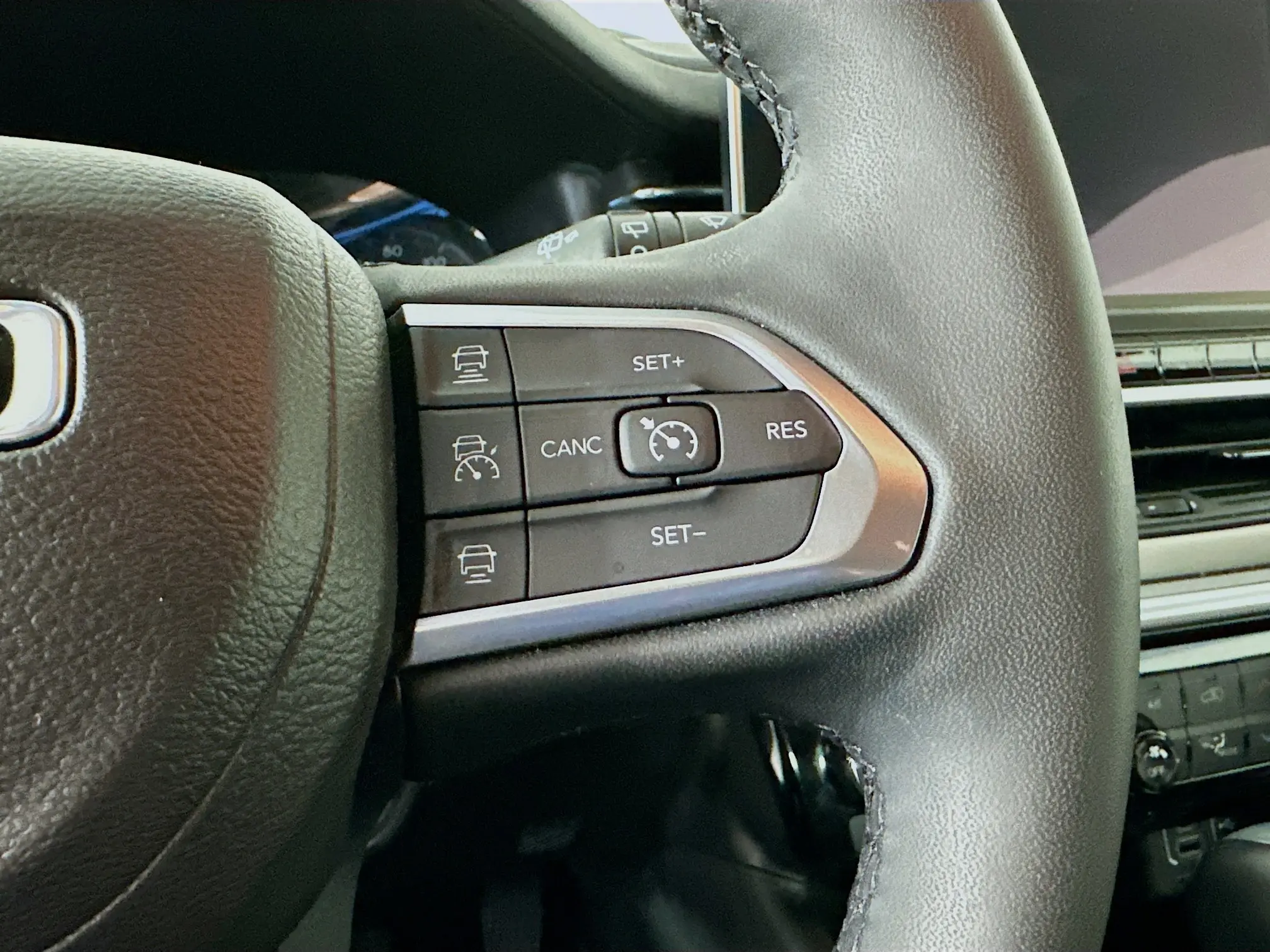 2024 Jeep Compass Limited photo 25