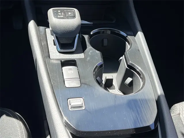 2026 Nissan Rogue SV photo 15