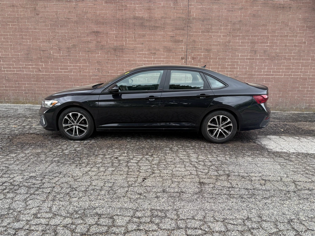 Used 2024 Volkswagen Jetta Sport with VIN 3VWBM7BUXRM003114 for sale in Kansas City