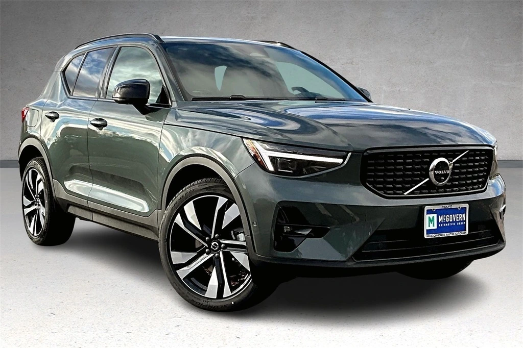 2026 Volvo - image 2