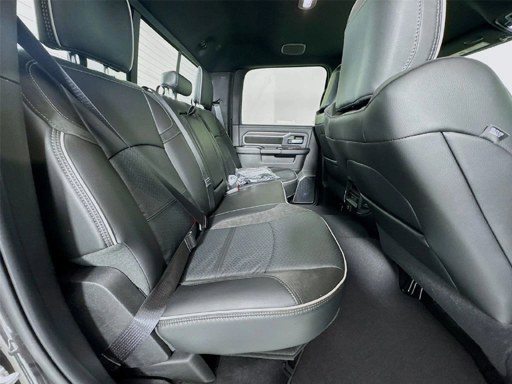 2026 RAM 3500 Laramie - Photo 28