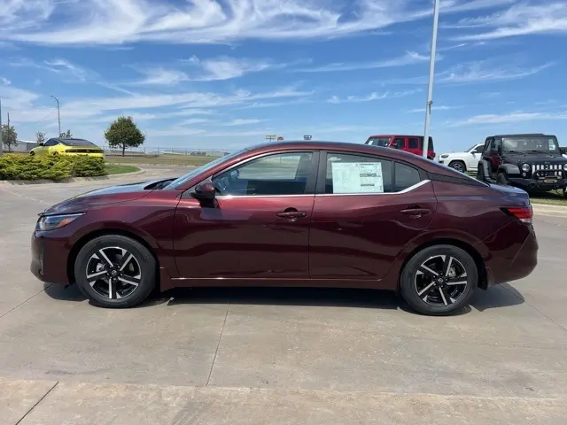 2025 Nissan Sentra SV photo 4