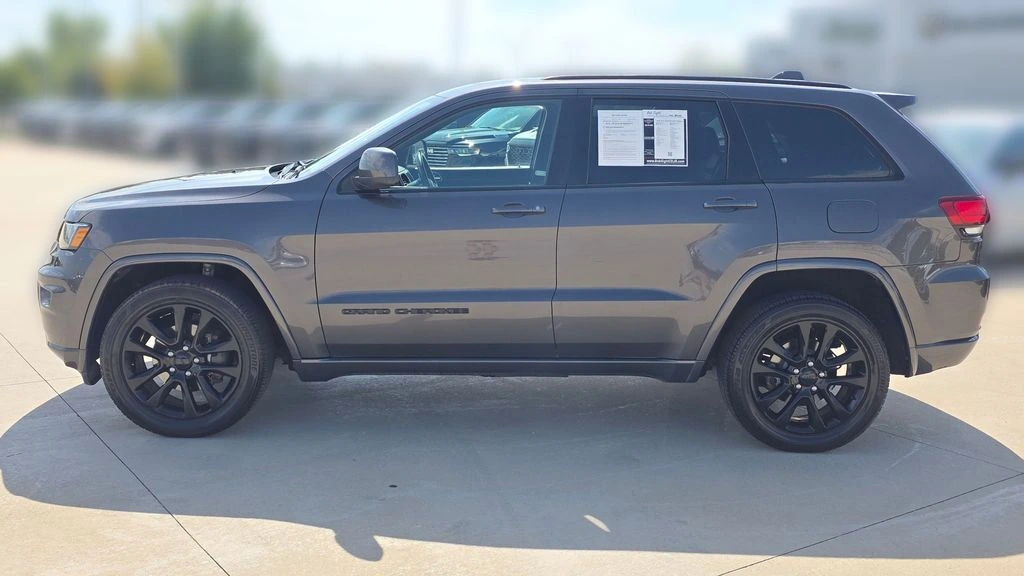 Used 2018 Jeep Grand Cherokee Altitude with VIN 1C4RJFAG3JC305396 for sale in Kansas City