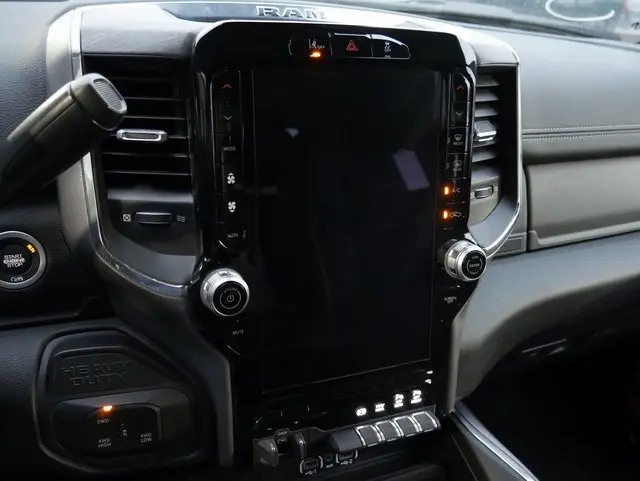 2025 Ram 2500 Laramie photo 4