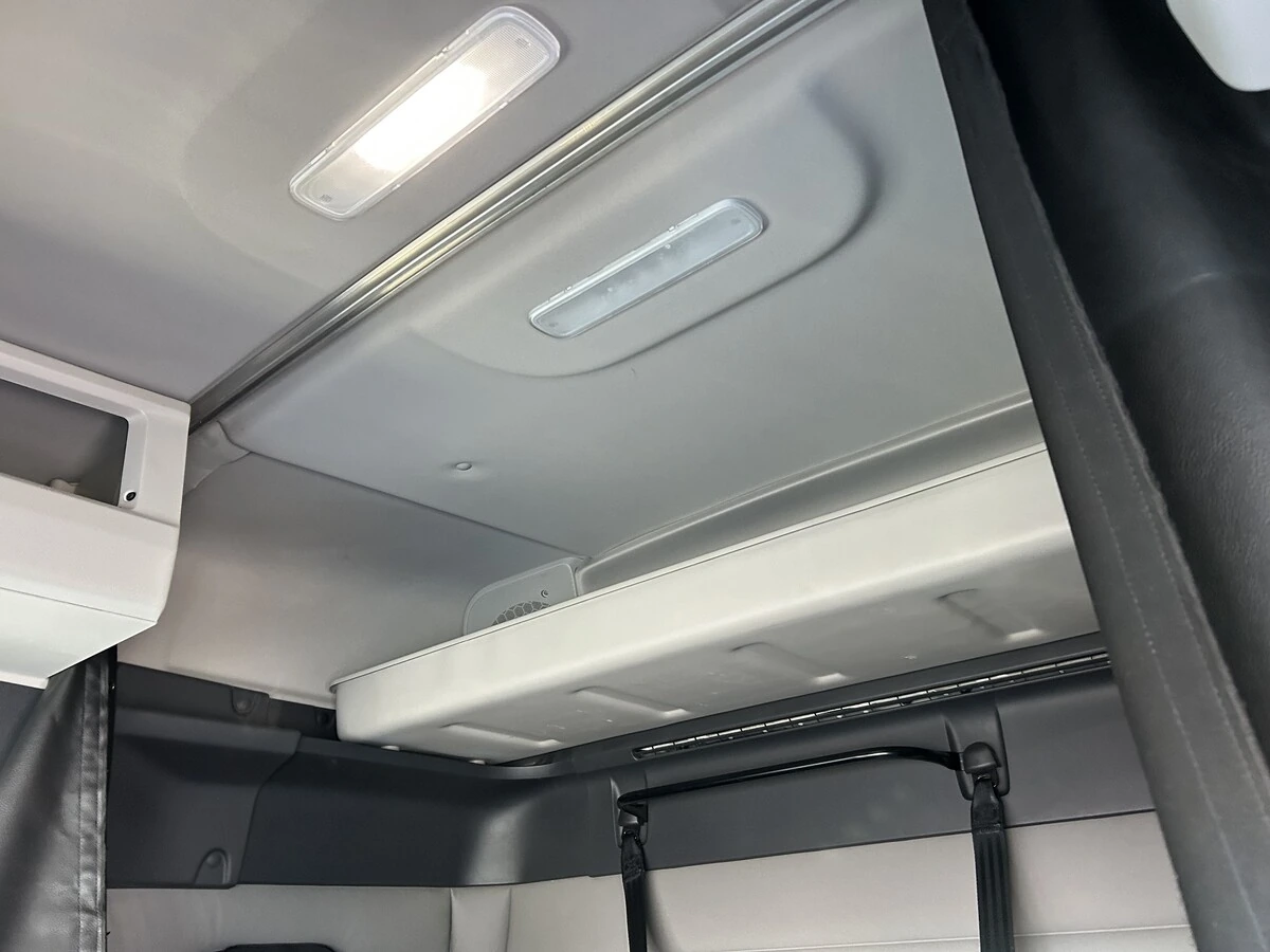 2020 Freightliner Cascadia - image 15