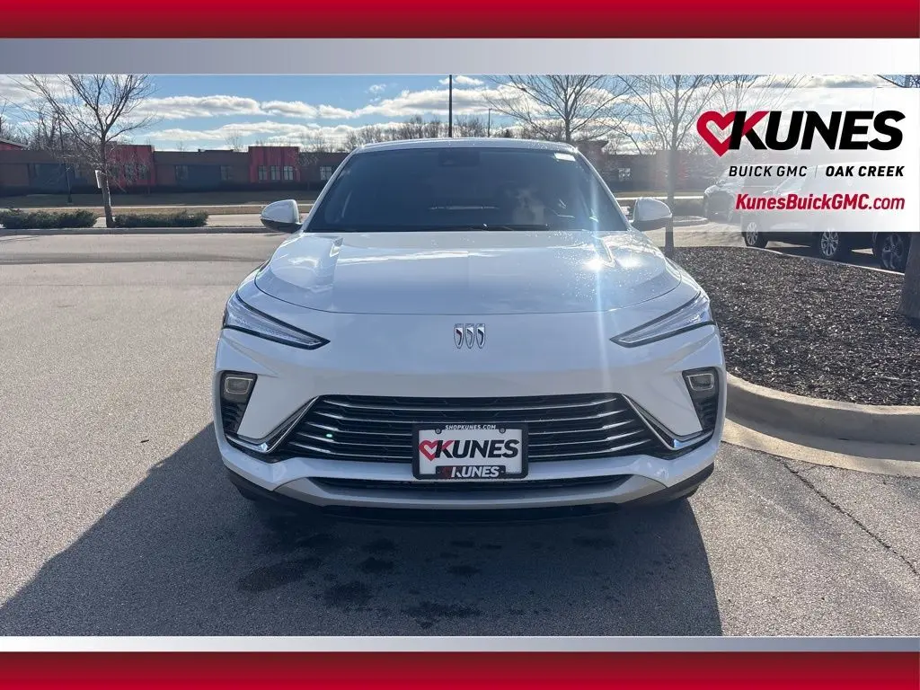 2025 Buick Envista Preferred photo 2