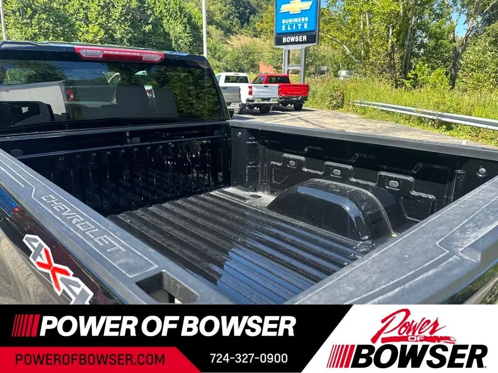 2026 Chevrolet Silverado 1500 LT photo 2