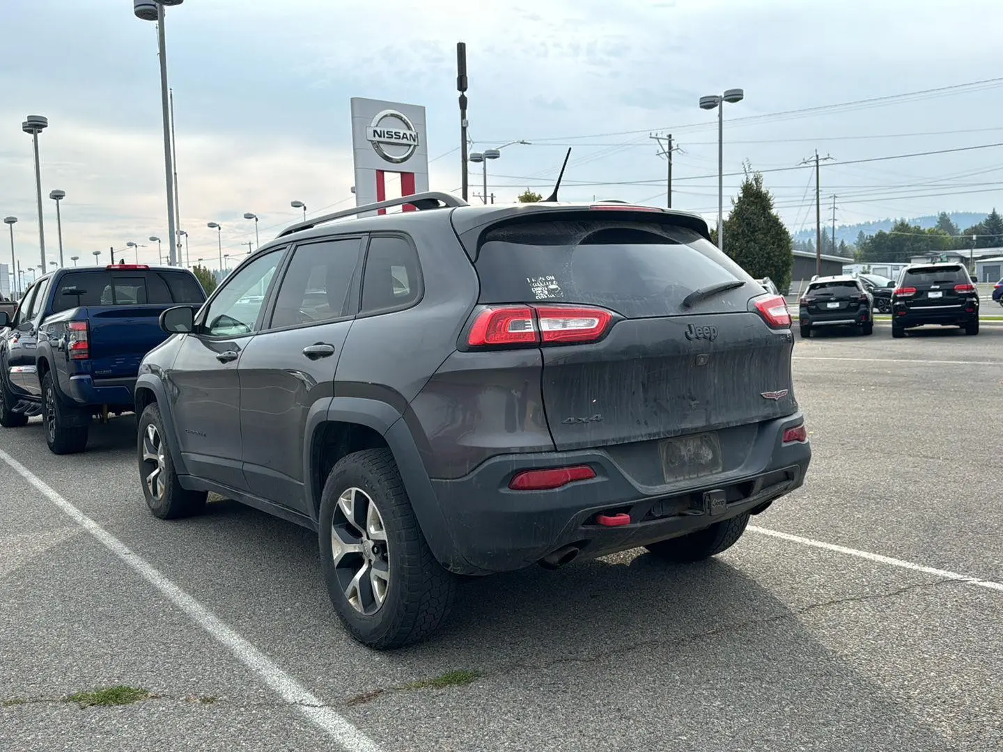 2015 Jeep Cherokee Trailhawk photo 2