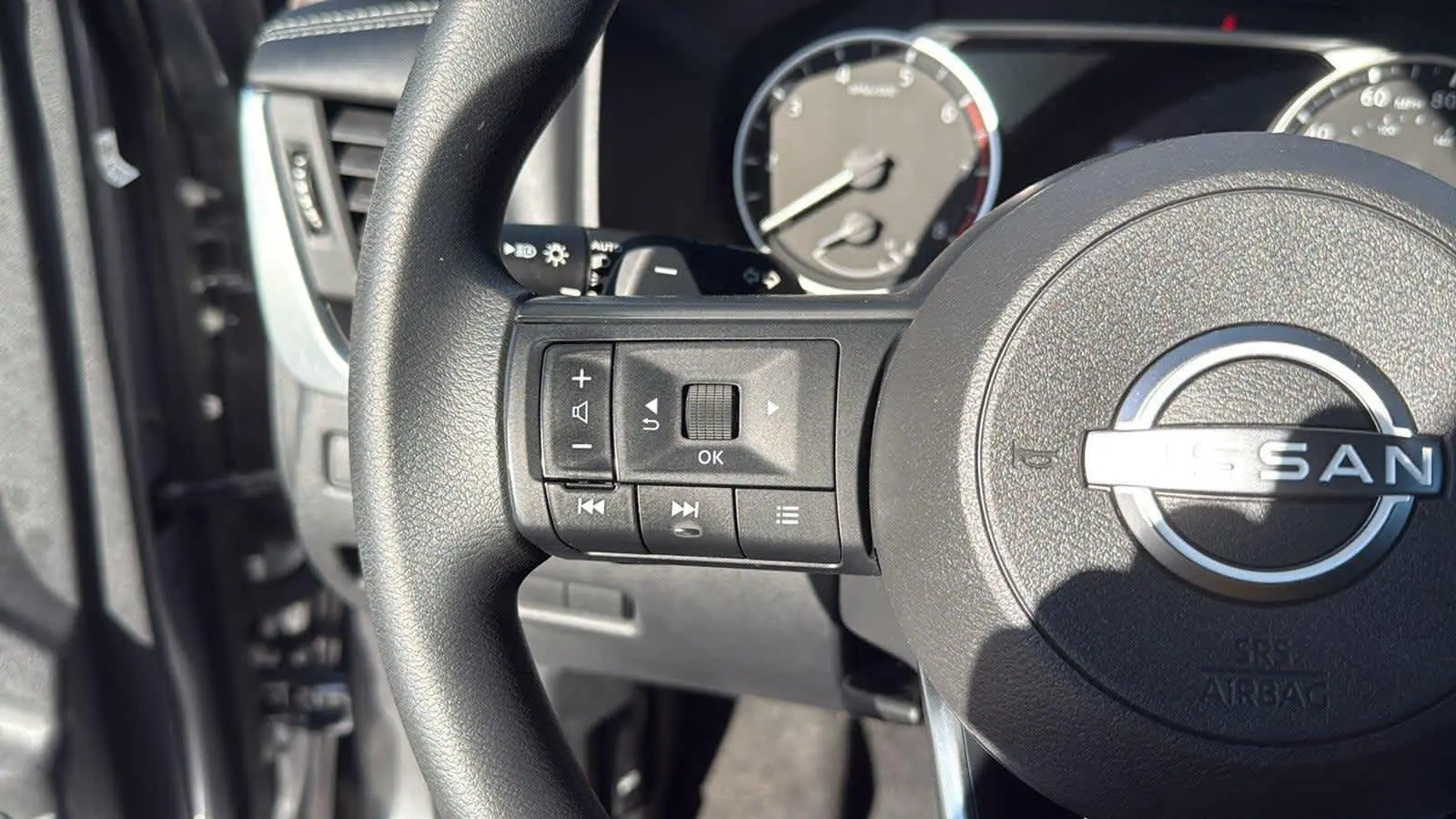 2023 Nissan Rogue S photo 10