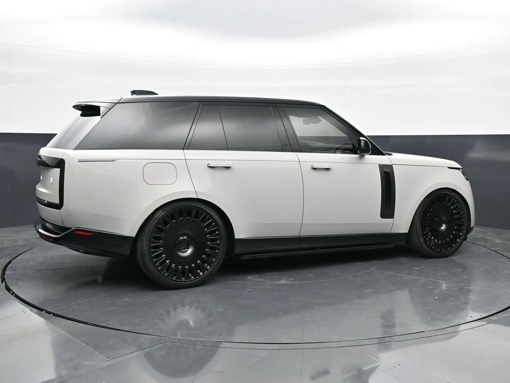 2025 Land Rover Range Rover SV - Photo 11