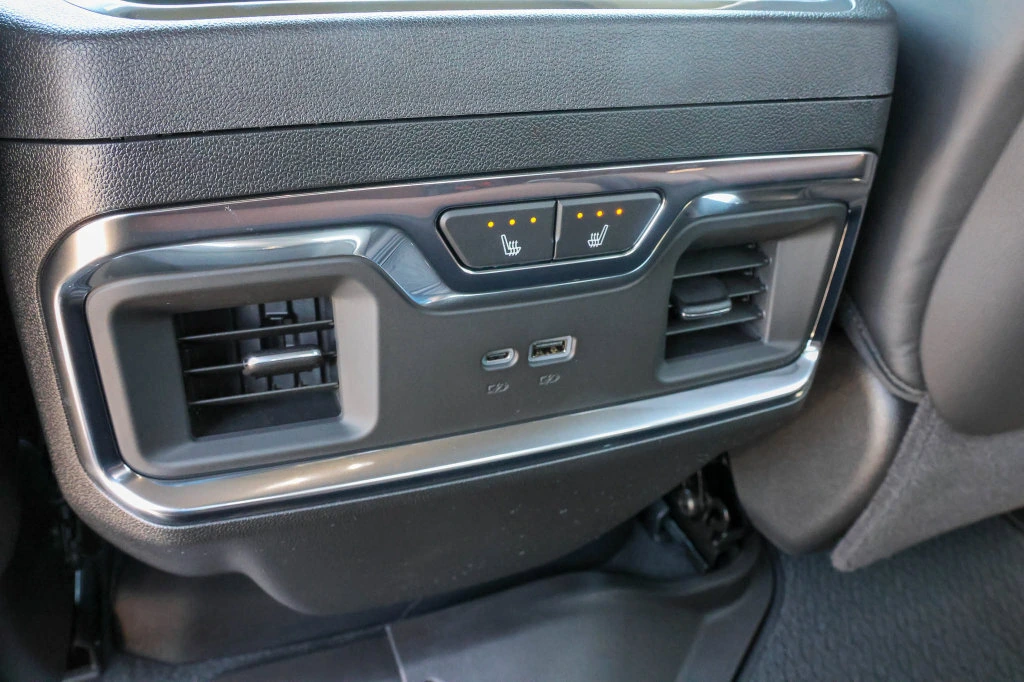 2026 GMC Sierra 3500HD Denali Ultimate - Photo 23