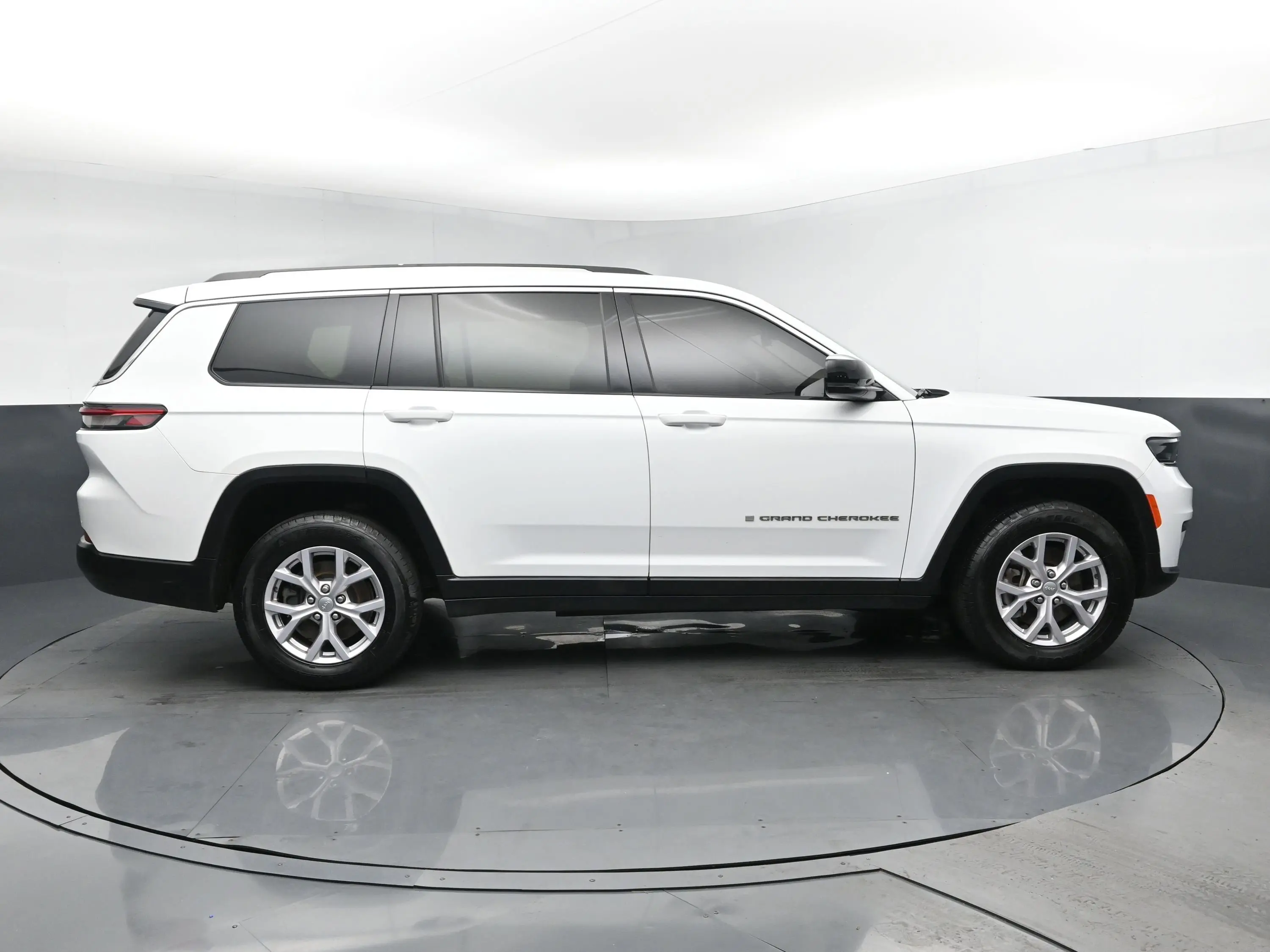 2022 Jeep Grand Cherokee Limited photo 3