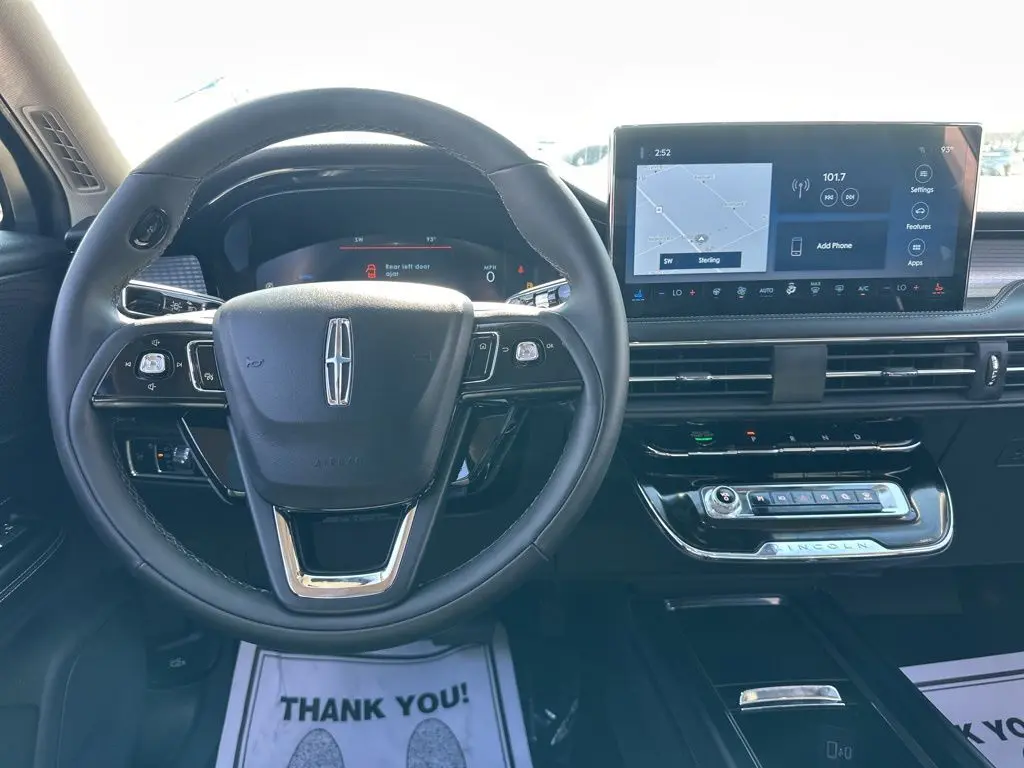 2024 Lincoln Corsair Premiere photo 3