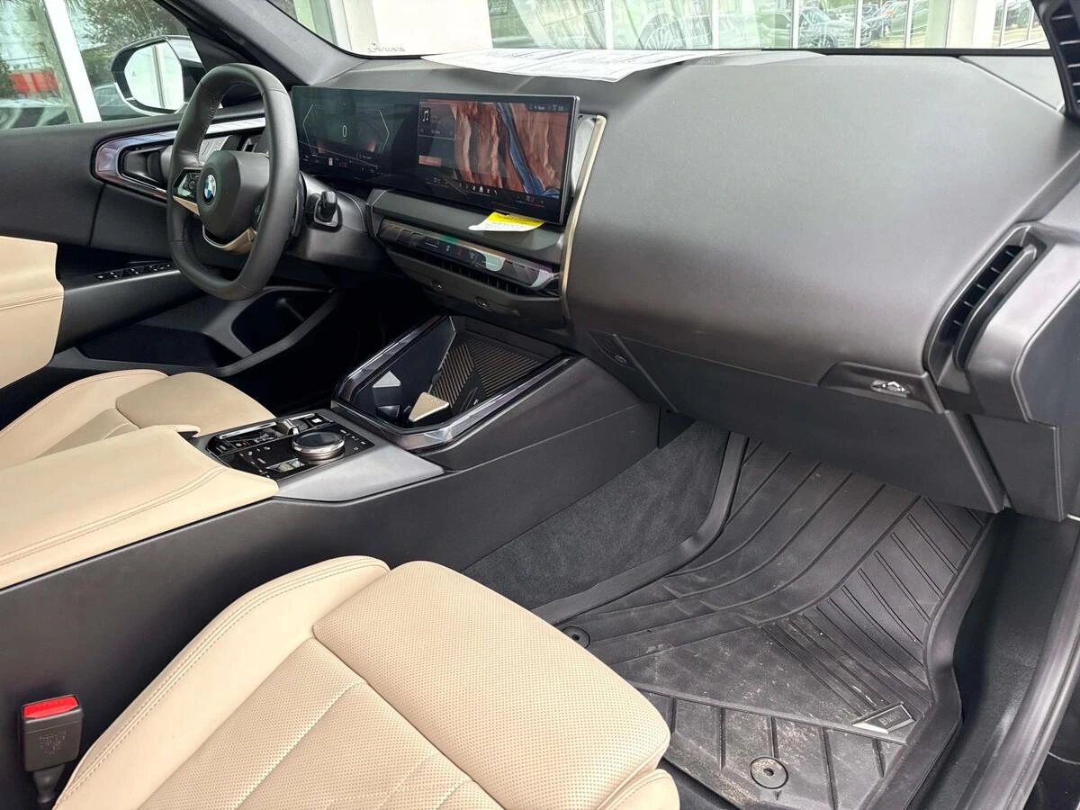2025 BMW X3 30 - Photo 14