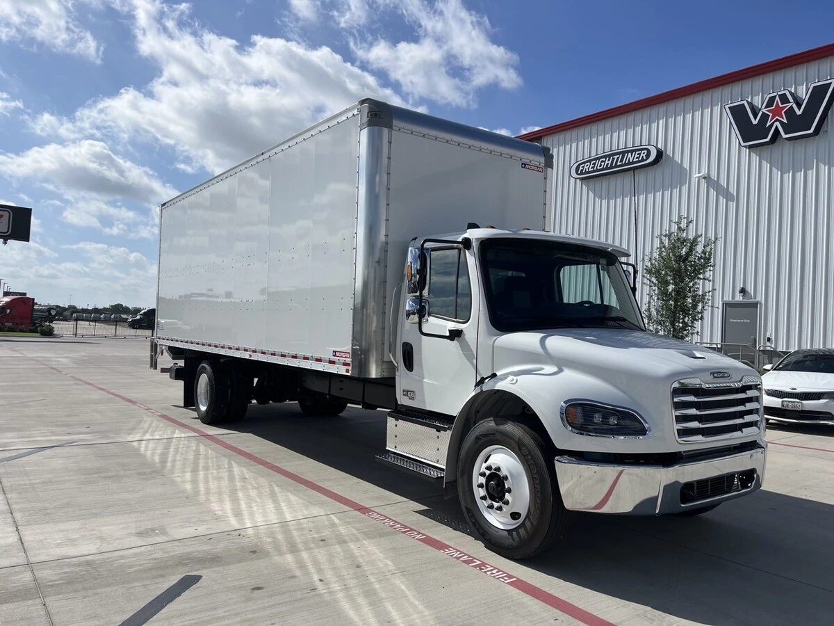 2027 Freightliner M2 106 — photo 3