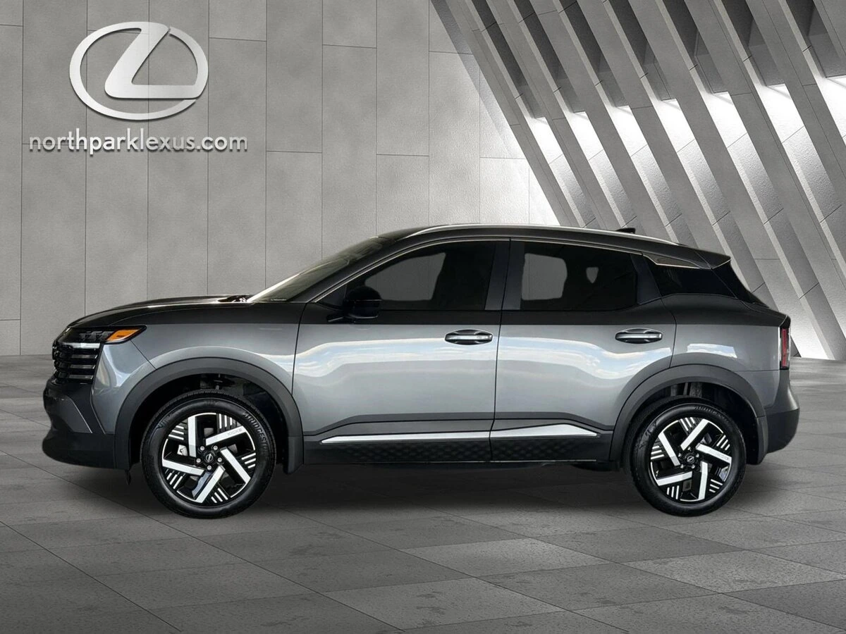 2026 Nissan Kicks 2.0 SV's photo