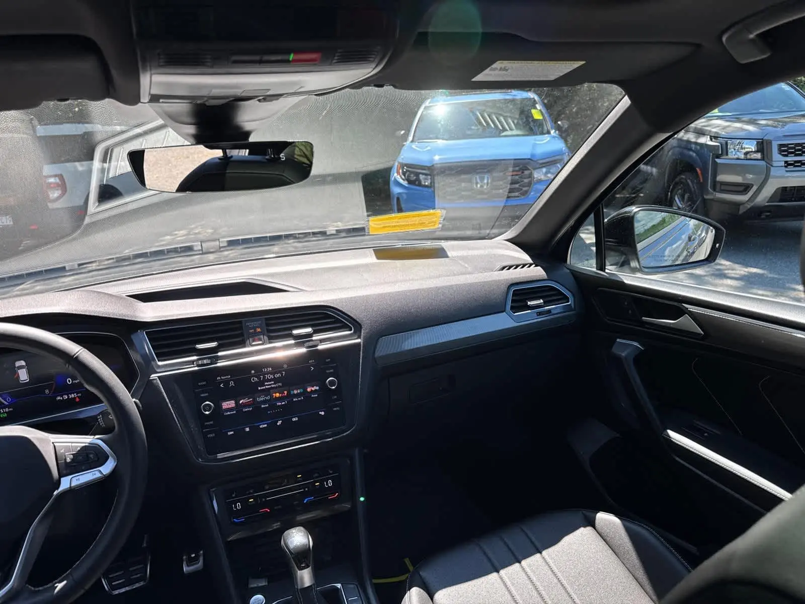 2023 Volkswagen Tiguan SE R-Line Black photo 34