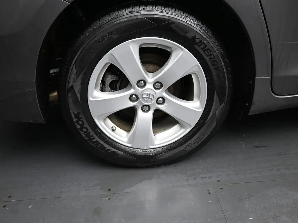 2014 Toyota Sienna LE photo 10