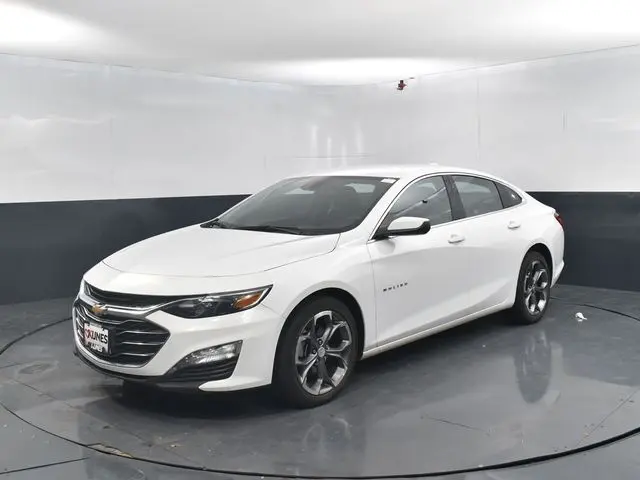 2024 Chevrolet Malibu 1LT photo 3