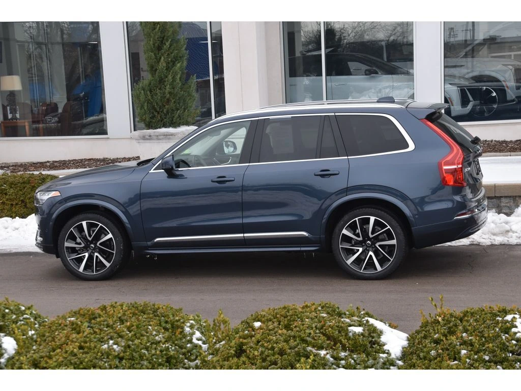 2023 Volvo - image 6