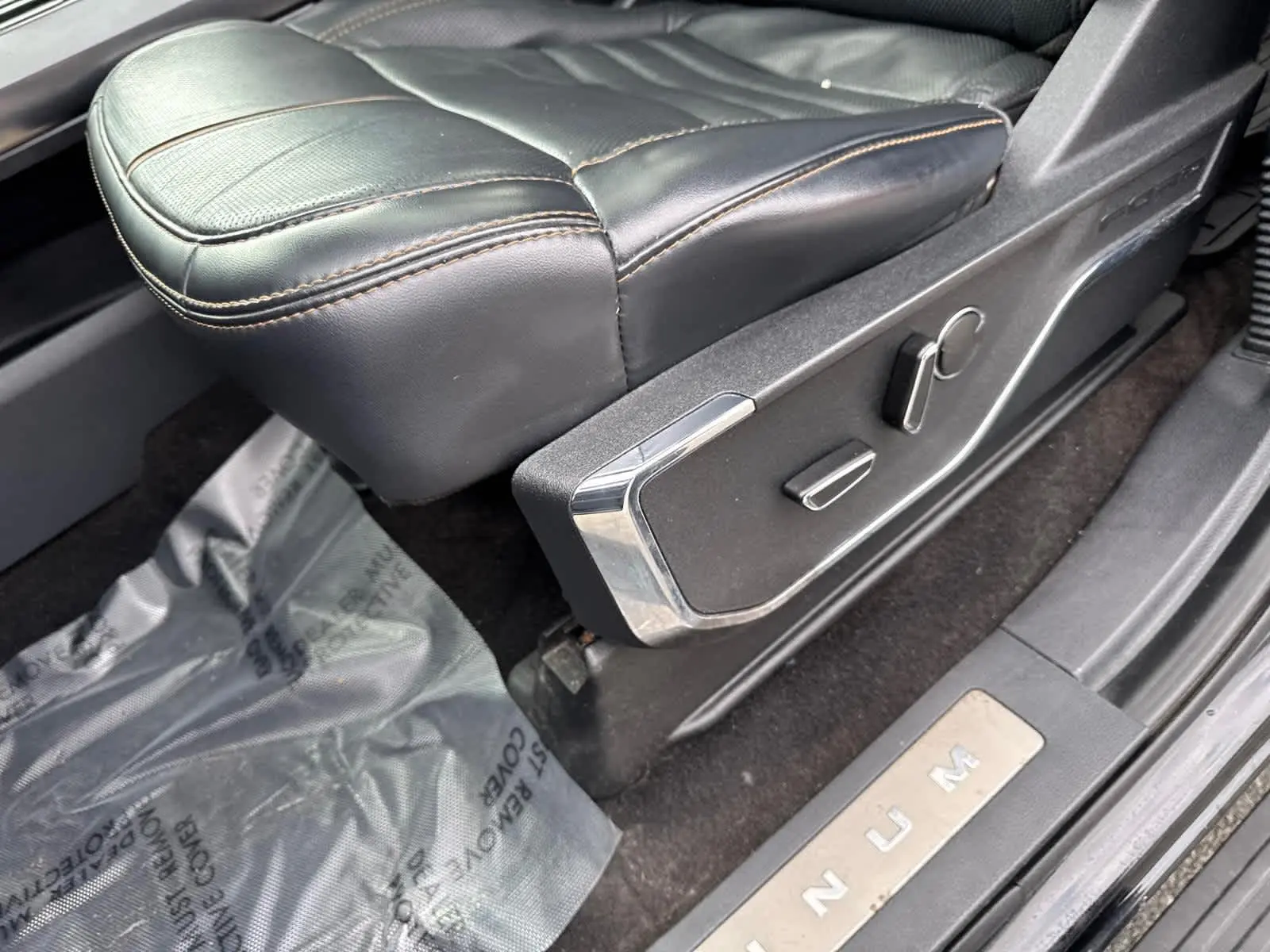 2022 Ford F-150 Platinum photo 15