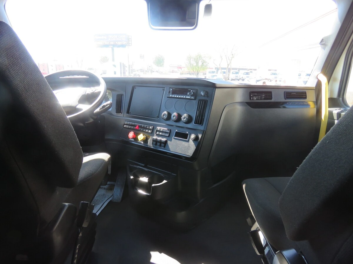 2024 Freightliner Cascadia - image 19