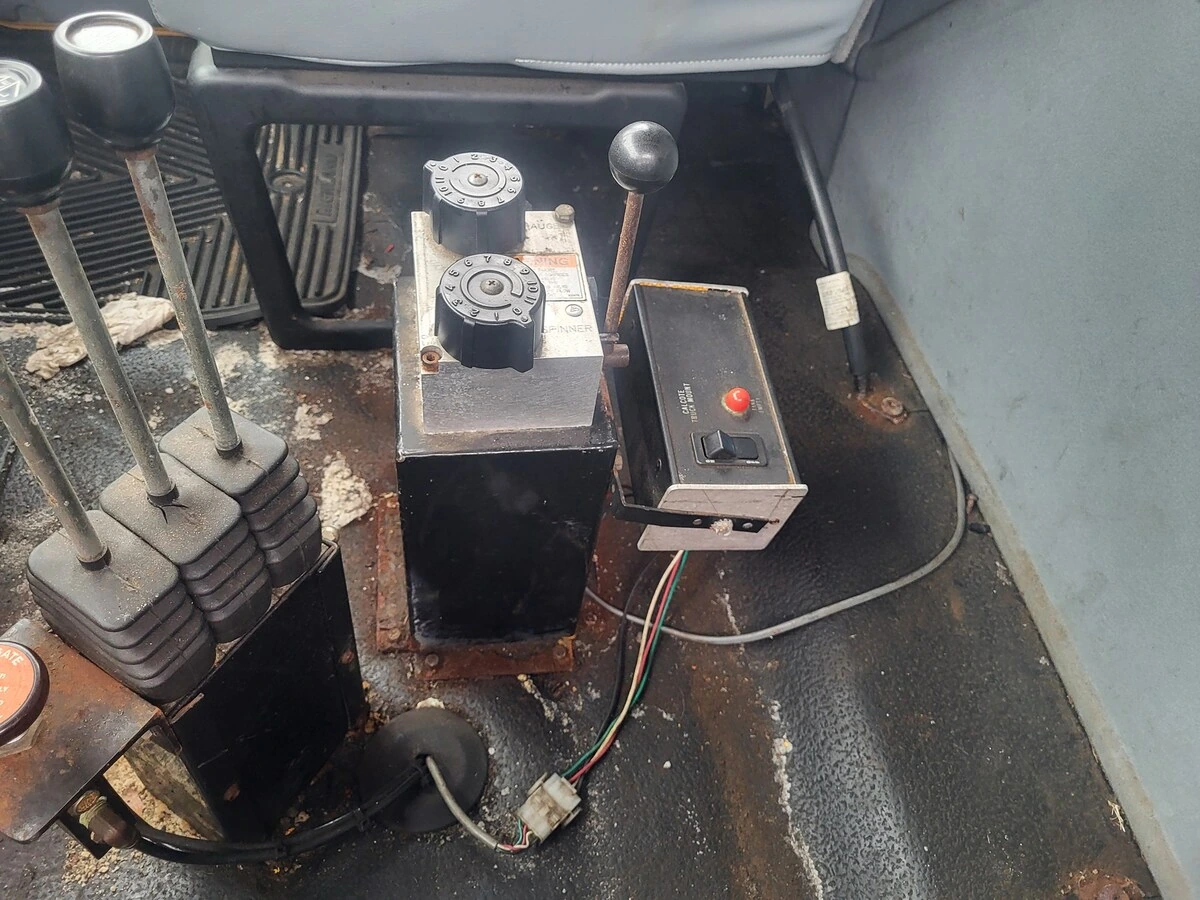 2005 International - image 17