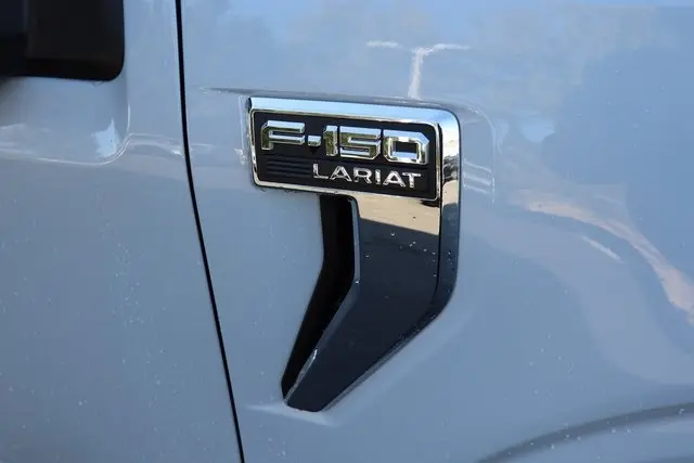 2025 Ford F-150 Lariat photo 24