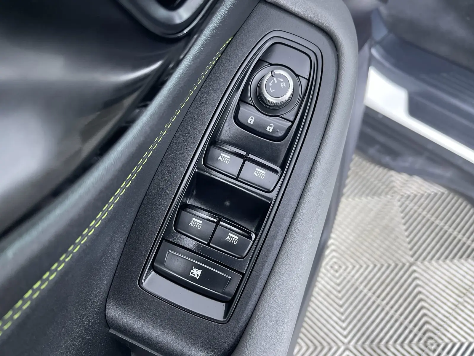 2023 Subaru Outback Onyx Edition photo 12