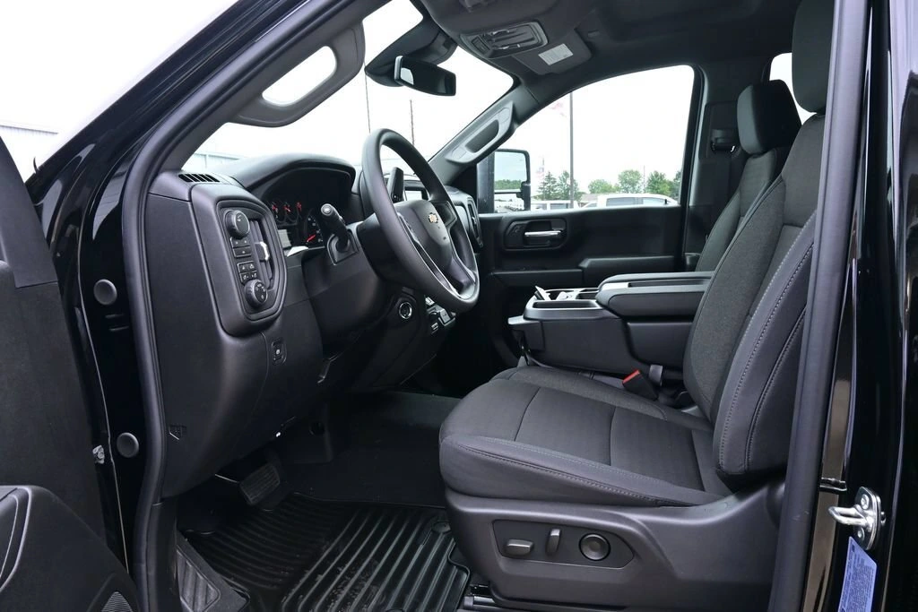 2026 Chevrolet Silverado 2500 HD Custom - Photo 13